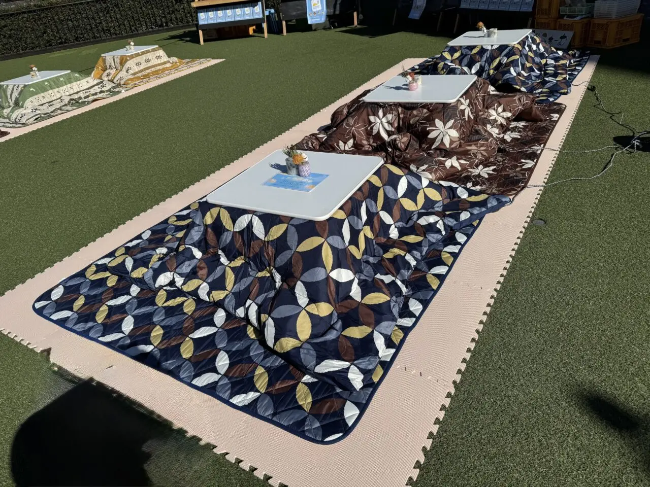 【藤沢市】冬限定の名物企画。こたつで楽しむ「うみべのFARMERS MARKET」が1月15日に藤沢駅北口サンパール広場で開催されます。