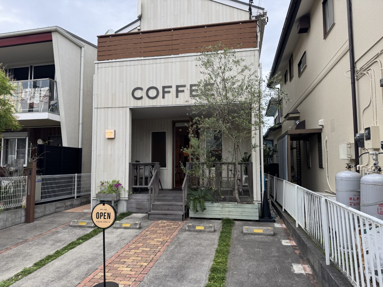【藤沢市】PCH Coffee跡地に新店！ 鵠沼海岸に朝7時オープンのカフェ＆ギャラリー「Dix-sept KugenumA」がグランドオープン♪ 至高のスペシャルティコーヒーを味わえると話題！