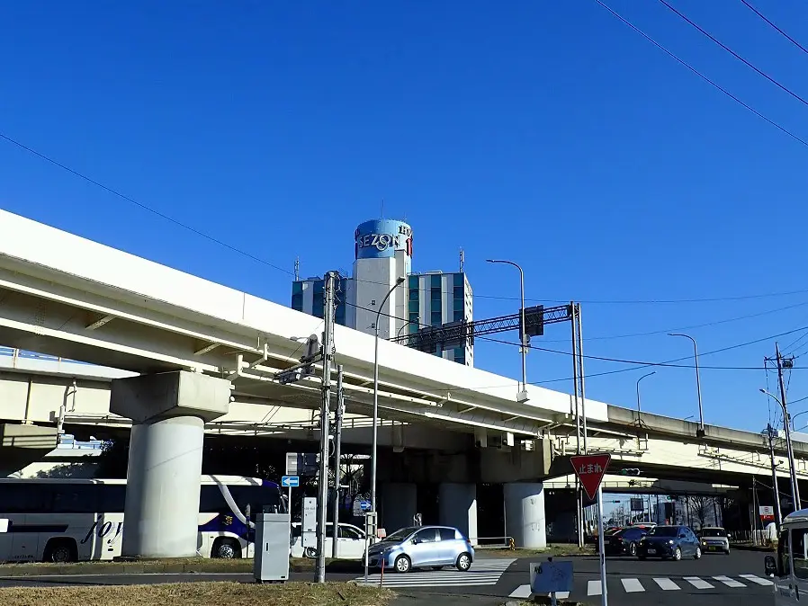 川越の小仙波の大きな建物『ホテル 10SEZON 川越』